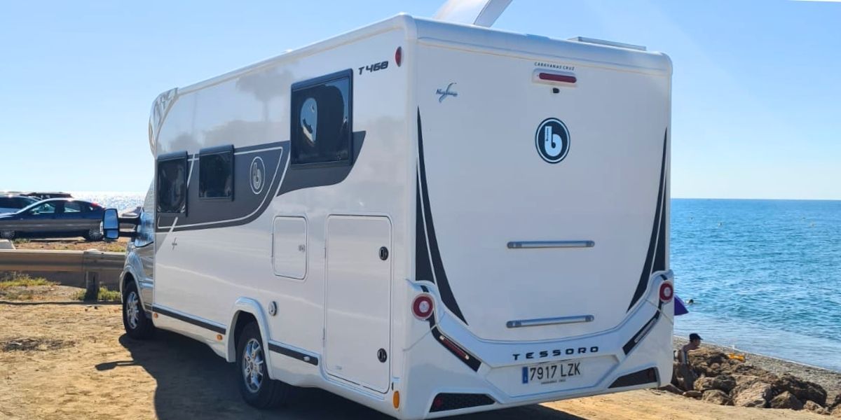 Guía completa para dormir legalmente con tu autocaravana en España